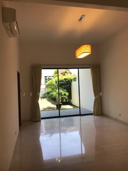 Serangoon Semi-D Near MRT, NEX & School, , 4 Bedrooms, 2,550 sqft, Semi-Detached House For Rent, by Jeremy Pher, 500235580 - Living Room - PropertyGuru.com.sg