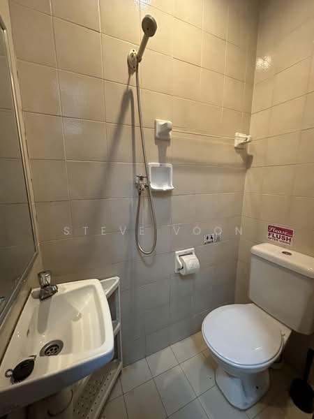 The Sterling, 1001 Bukit Timah Road, Room Rental, 120 sqft, Condominium For Rent, by Steve Voon, 500235583 - Bathroom - PropertyGuru.com.sg