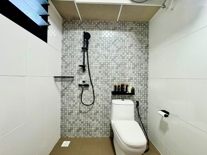 992B Buangkok Link, 992B Buangkok Link, 2 Bedrooms, 1,001 sqft, HDB Flat For Sale, by Muhammad Azan, 500235585 - Bathroom - PropertyGuru.com.sg