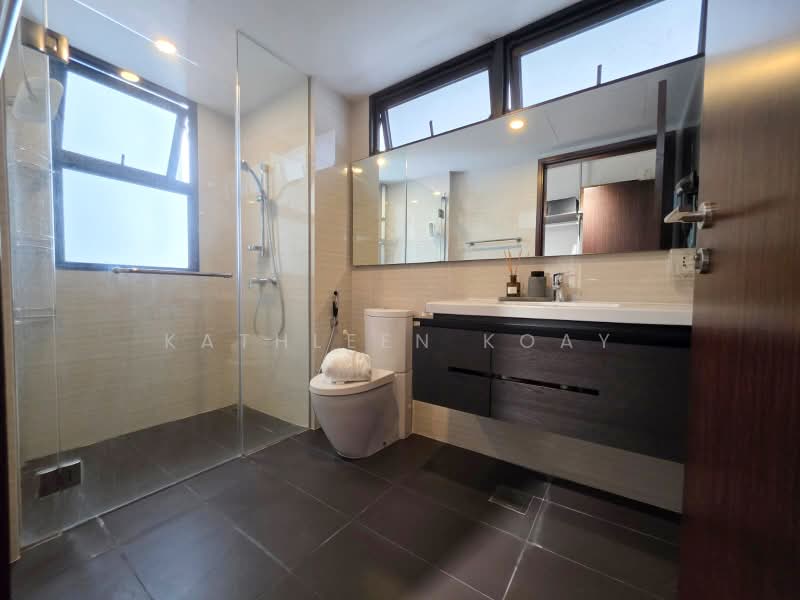 Riverparc Residence, 90 Punggol Drive, 3 Bedrooms, 1,076 sqft, Condominium For Sale, by Kathleen Koay, 500235588 - Bathroom - PropertyGuru.com.sg