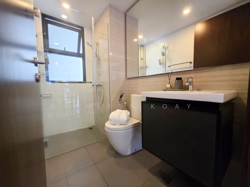 Riverparc Residence, 90 Punggol Drive, 3 Bedrooms, 1,076 sqft, Condominium For Sale, by Kathleen Koay, 500235588 - Bathroom - PropertyGuru.com.sg