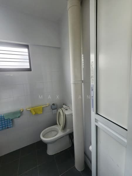 hdb, , 3 Bedrooms, 1,151 sqft, HDB Flat For Rent, by Max Tan, 500235589 - Bathroom - PropertyGuru.com.sg