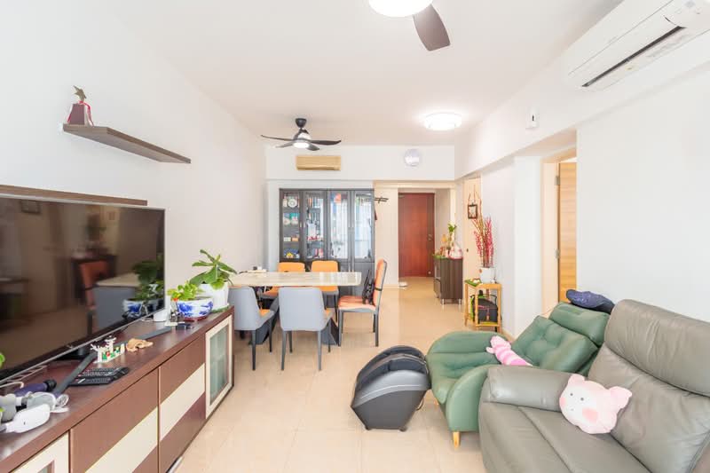 Regent Grove, 50 Choa Chu Kang North 7, 2 Bedrooms, 926 sqft, Condominium For Sale, by Jeslynn Lim, 500235591 - Living Room - PropertyGuru.com.sg