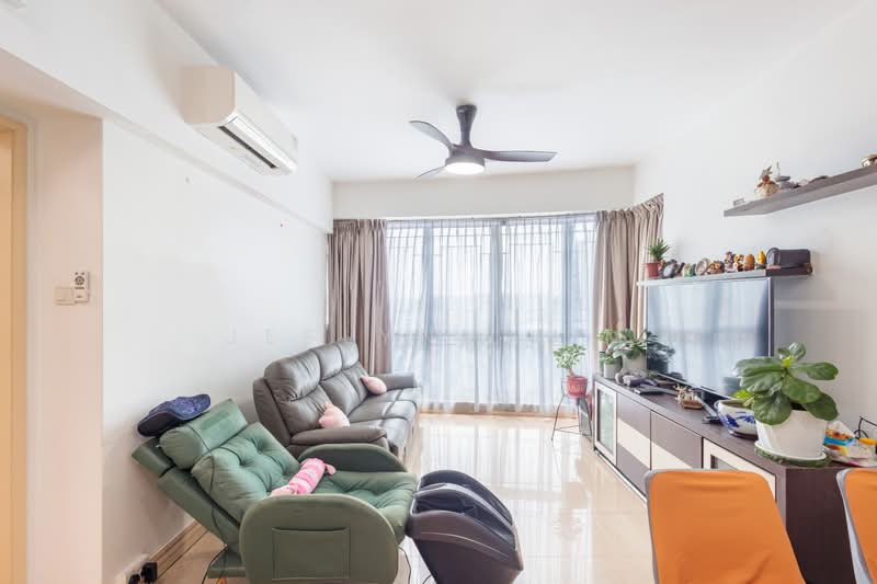 Regent Grove, 50 Choa Chu Kang North 7, 2 Bedrooms, 926 sqft, Condominium For Sale, by Jeslynn Lim, 500235591 - Living Room - PropertyGuru.com.sg