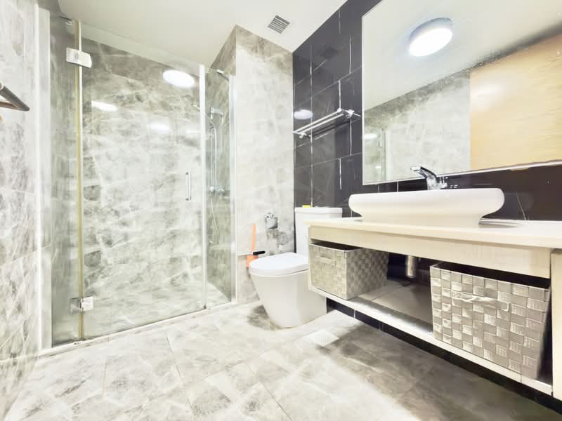 The Santorini, 21 Tampines Street 86, 1 Bedroom, 463 sqft, Condominium For Sale, by Jeffrey Ng, 500235592 - Bathroom - PropertyGuru.com.sg