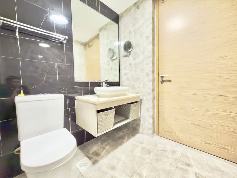The Santorini, 21 Tampines Street 86, 1 Bedroom, 463 sqft, Condominium For Sale, by Jeffrey Ng, 500235592 - Bathroom - PropertyGuru.com.sg