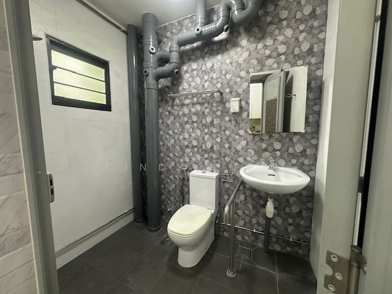181 Yung Sheng Road, 181 Yung Sheng Road, 3 Bedrooms, 969 sqft, HDB Flat For Rent, by Cindy Chew, 500235602 - Bathroom - PropertyGuru.com.sg