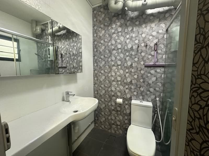 181 Yung Sheng Road, 181 Yung Sheng Road, 3 Bedrooms, 969 sqft, HDB Flat For Rent, by Cindy Chew, 500235602 - Bathroom - PropertyGuru.com.sg