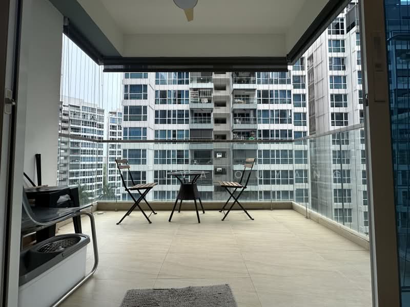 The Tampines Trilliant, 21 Tampines Central 7, 3 Bedrooms, 872 sqft, Condominium For Rent, by Elva Elva Ouyang, 500235616 - Balcony - PropertyGuru.com.sg