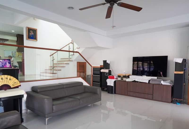 A Rare Corner Terrace with Large 3600sqft Land Area in Thomson Hill, Thomson Hill, 4 Bedrooms, 2,800 sqft, Corner Terrace For Sale, by Peric Guo, 500235623 - Living Room - PropertyGuru.com.sg