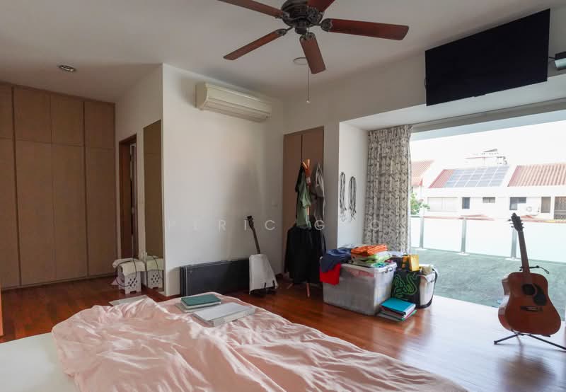 A Rare Corner Terrace with Large 3600sqft Land Area in Thomson Hill, Thomson Hill, 4 Bedrooms, 2,800 sqft, Corner Terrace For Sale, by Peric Guo, 500235623 - Master Bedroom - PropertyGuru.com.sg