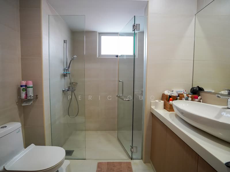 A Rare Corner Terrace with Large 3600sqft Land Area in Thomson Hill, Thomson Hill, 4 Bedrooms, 2,800 sqft, Corner Terrace For Sale, by Peric Guo, 500235623 - Bathroom - PropertyGuru.com.sg