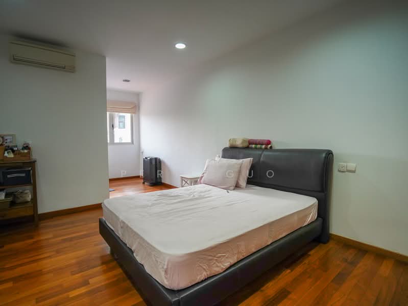 A Rare Corner Terrace with Large 3600sqft Land Area in Thomson Hill, Thomson Hill, 4 Bedrooms, 2,800 sqft, Corner Terrace For Sale, by Peric Guo, 500235623 - Ensuite Bedroom 1 - PropertyGuru.com.sg