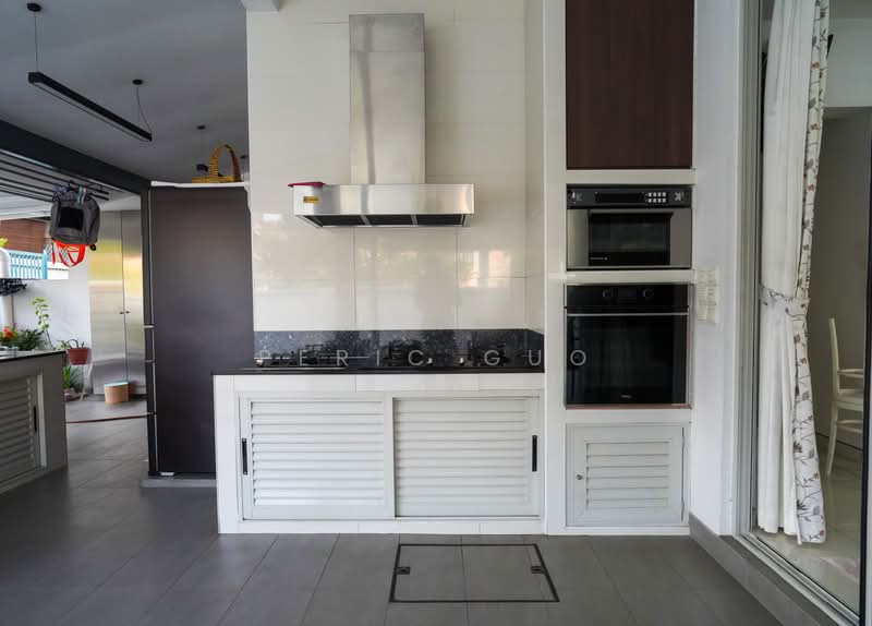 A Rare Corner Terrace with Large 3600sqft Land Area in Thomson Hill, Thomson Hill, 4 Bedrooms, 2,800 sqft, Corner Terrace For Sale, by Peric Guo, 500235623 - Kitchen - PropertyGuru.com.sg