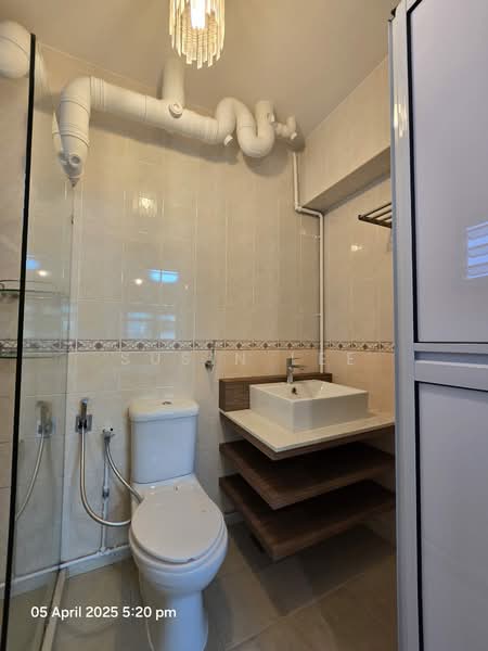 109A Edgedale Plains, 109A Edgedale Plains, 3 Bedrooms, 1,184 sqft, HDB Flat For Sale, by SuSin Lee, 500235627 - Bathroom - PropertyGuru.com.sg