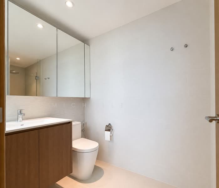 The Topiary, 13 Fernvale Lane, 3 Bedrooms, 915 sqft, Condominium For Sale, by Michelle Lee, 500235651 - Bathroom - PropertyGuru.com.sg