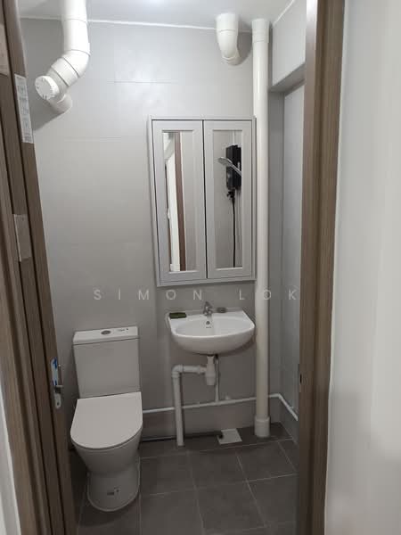 105 Bukit Purmei Road, 105 Bukit Purmei Road, 1 Bedroom, 200 sqft, HDB Flat For Rent, by Simon Lok, 500235654 - Bathroom - PropertyGuru.com.sg