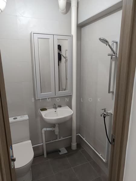 105 Bukit Purmei Road, 105 Bukit Purmei Road, 1 Bedroom, 200 sqft, HDB Flat For Rent, by Simon Lok, 500235654 - Bathroom - PropertyGuru.com.sg