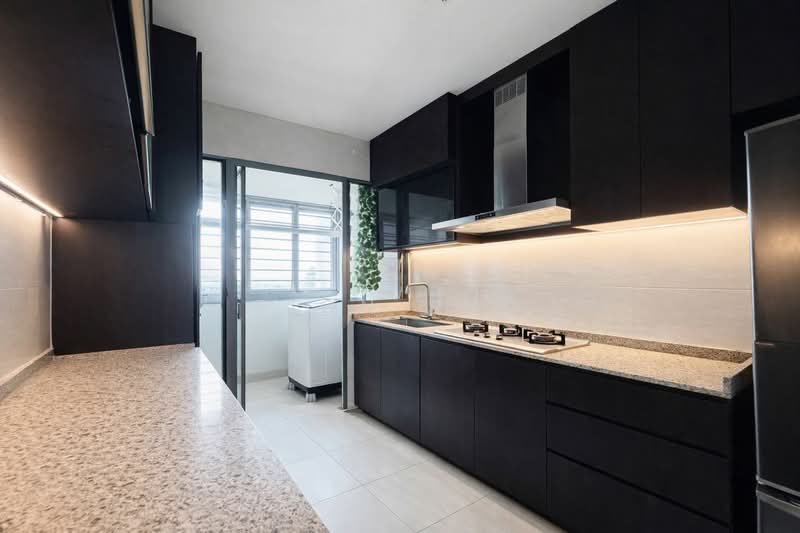 377B Hougang Street 32, 377B Hougang Street 32, 4 Bedrooms, 1,308 sqft, HDB Flat For Sale, by Fion Sng, 500235658 - Kitchen - PropertyGuru.com.sg