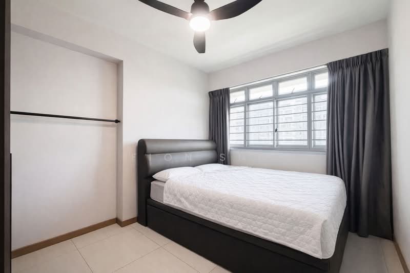 377B Hougang Street 32, 377B Hougang Street 32, 4 Bedrooms, 1,308 sqft, HDB Flat For Sale, by Fion Sng, 500235658 - Bedroom - PropertyGuru.com.sg