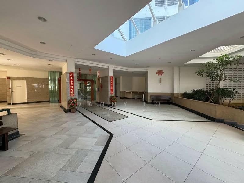 CHEAP! Tanjong Rhu Freehold Condo for Sale!, East Coast / Marine Parade, 3 Bedrooms, 2,141 sqft, Condominium For Sale, by Danny Ho, 500235667 - Entrance - PropertyGuru.com.sg