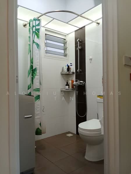 39A Margaret Drive, 39A Margaret Drive, Room Rental, 120 sqft, HDB Flat For Rent, by Aloysius Thomas Tan, 500235670 - Bathroom - PropertyGuru.com.sg