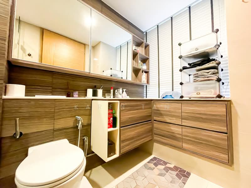 Coco Palms, 21 Pasir Ris Grove, 4 Bedrooms, 1,378 sqft, Condominium For Sale, by Karen Tan, 500235677 - Bathroom - PropertyGuru.com.sg