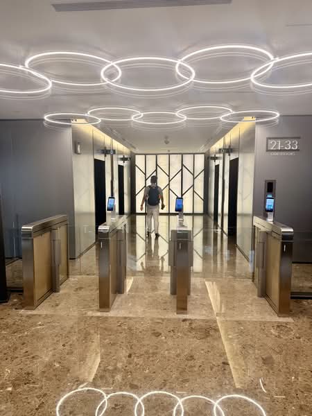OUE Downtown 2, 6 Shenton Way, 16,213 sqft, Office For Rent, by Tony Eyu, 500235689 - Lobby - CommercialGuru.com.sg