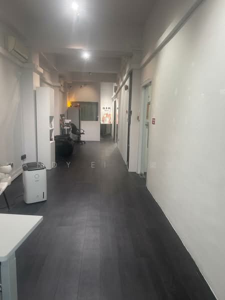 34 South Bridge Road, Leagoo Building, Singapore 058668, South Bridge Road, 958 sqft, Shop / Shophouse For Rent, by Mandy Ei ( 梁文欣 ), 500235691 - Corridor - CommercialGuru.com.sg