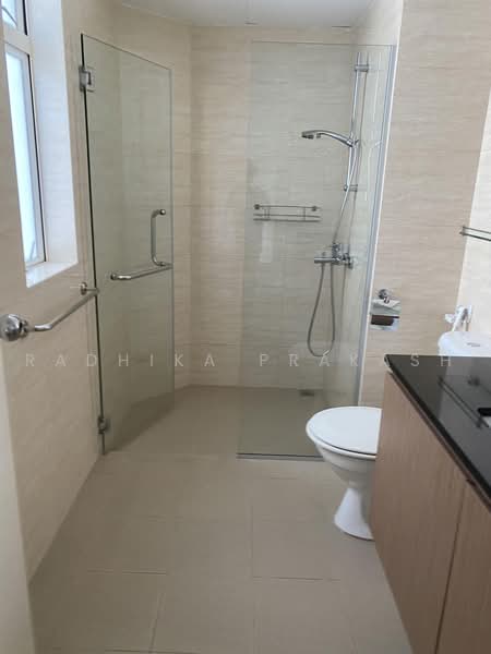 The Waterside, 7 Tanjong Rhu Road, 4 Bedrooms, 2,400 sqft, Condominium For Rent, by Radhika Prakash, 500235696 - Bathroom - PropertyGuru.com.sg