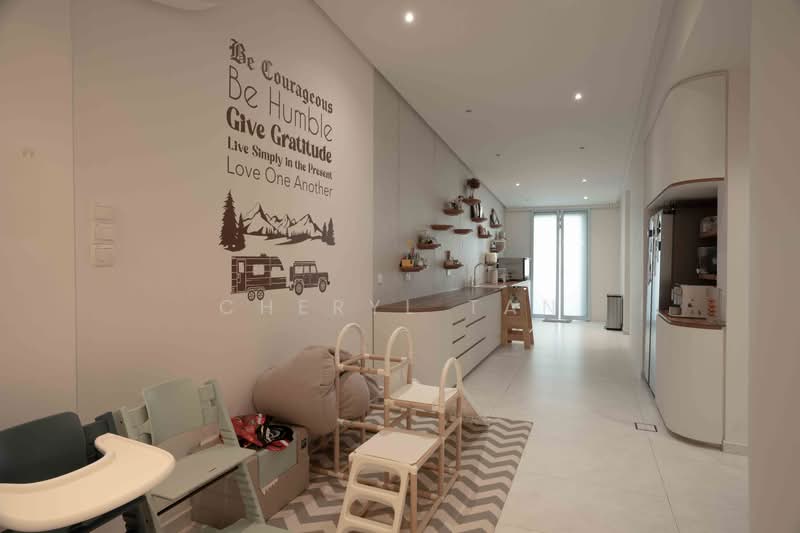 Windsor Park Estate, Windsor Park Road, 5 Bedrooms, 2,368 sqft, Terraced House For Sale, by Cheryl Tan, 500235699 - Kitchen - PropertyGuru.com.sg