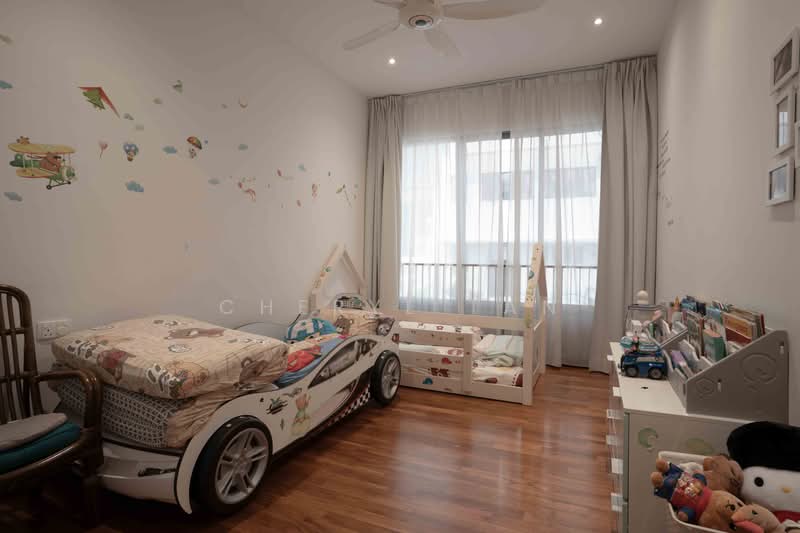 Windsor Park Estate, Windsor Park Road, 5 Bedrooms, 2,368 sqft, Terraced House For Sale, by Cheryl Tan, 500235699 - Bedroom - PropertyGuru.com.sg