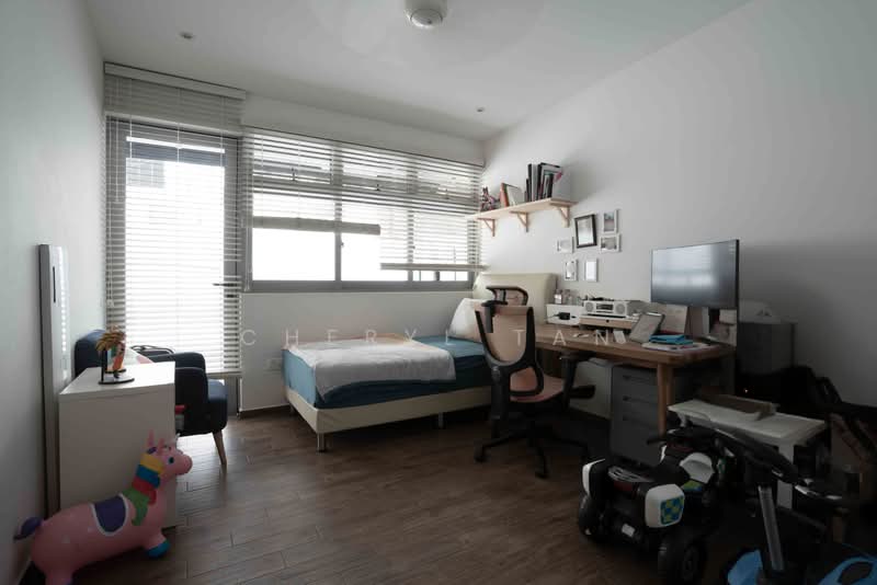 Windsor Park Estate, Windsor Park Road, 5 Bedrooms, 2,368 sqft, Terraced House For Sale, by Cheryl Tan, 500235699 - Bedroom - PropertyGuru.com.sg