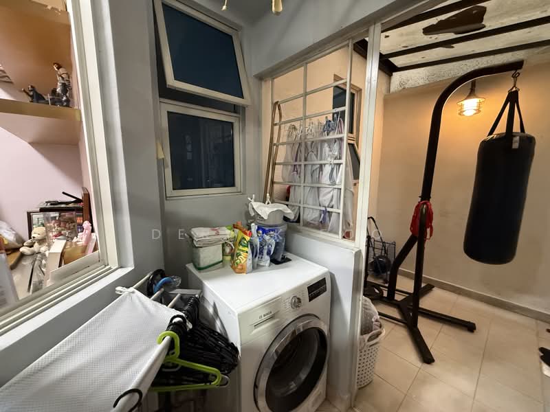 Northoaks, 28 Woodlands Cresent, 2 Bedrooms, 1,173 sqft, Condominium For Sale, by Derick Foo, 500235705 - Balcony - PropertyGuru.com.sg