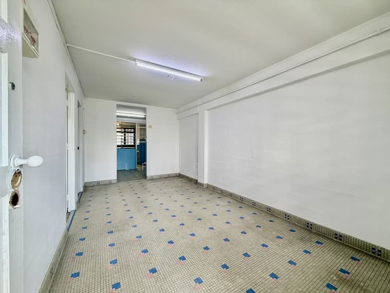 115 Lorong 1 Toa Payoh, 115 Lorong 1 Toa Payoh, 2 Bedrooms, 700 sqft, HDB Flat For Sale, by Wilfred Kang, 500235710 - Living Room - PropertyGuru.com.sg