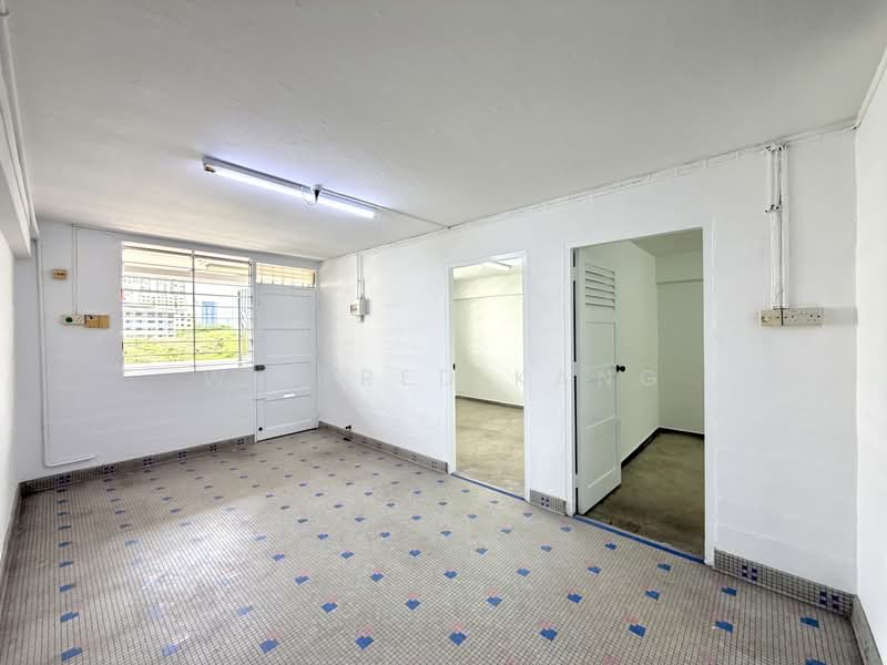 115 Lorong 1 Toa Payoh, 115 Lorong 1 Toa Payoh, 2 Bedrooms, 700 sqft, HDB Flat For Sale, by Wilfred Kang, 500235710 - Living Room - PropertyGuru.com.sg