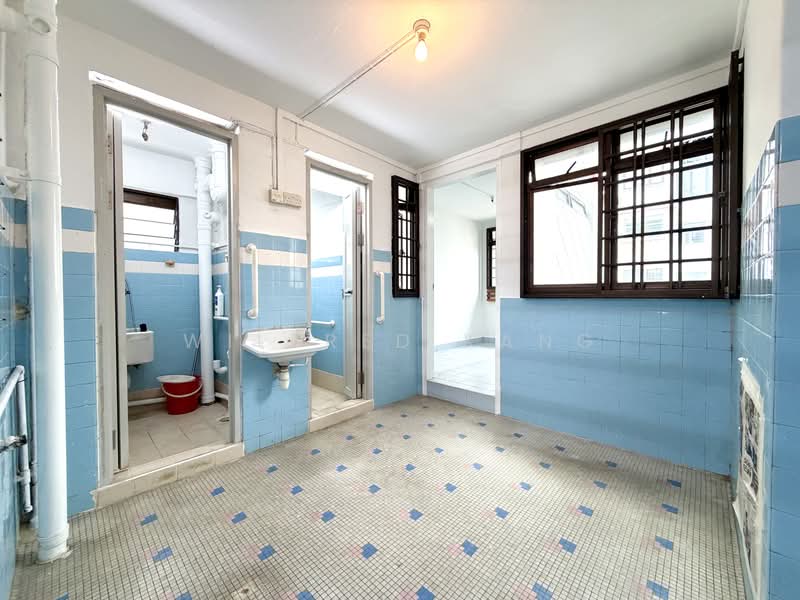 115 Lorong 1 Toa Payoh, 115 Lorong 1 Toa Payoh, 2 Bedrooms, 700 sqft, HDB Flat For Sale, by Wilfred Kang, 500235710 - Bathroom - PropertyGuru.com.sg