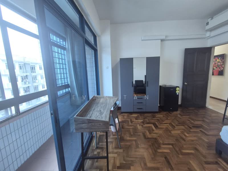 Palm Lodge, 4 Geylang Lor 37, Room Rental, 200 sqft, Condominium For Rent, by Evan Tan, 500235722 - Balcony - PropertyGuru.com.sg
