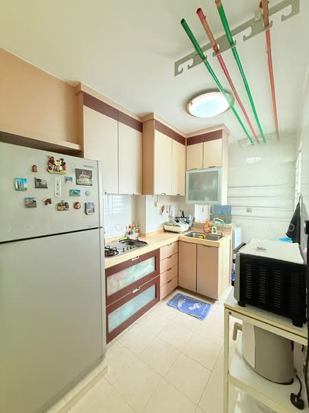 392 Bukit Batok West Avenue 5, 392 Bukit Batok West Avenue 5, 3 Bedrooms, 990 sqft, HDB Flat For Sale, by Jose Loh Zhenhao, 500235737 - Kitchen - PropertyGuru.com.sg