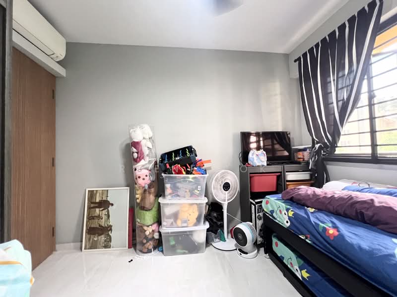 464B Bukit Batok West Avenue 8, 464B Bukit Batok West Avenue 8, 3 Bedrooms, 1,001 sqft, HDB Flat For Sale, by Reene Tok, 500235738 - Bedroom - PropertyGuru.com.sg