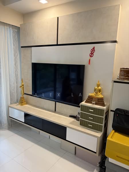 Waterbay, 47 Edgefield Plains, 2 Bedrooms, 753 sqft, Condominium For Rent, by Alex Law, 500235765 - Living Room - PropertyGuru.com.sg