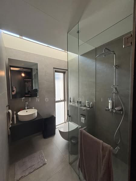 The Teneriffe, 254 Laurel Wood Avenue, 5 Bedrooms, 3,122 sqft, Cluster House For Sale, by Tingting Liu, 500235766 - Bathroom - PropertyGuru.com.sg