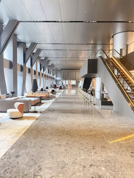 OUE Downtown 2, 6 Shenton Way, 4,016 sqft, Office For Rent, by Tony Eyu, 500235774 - Lobby - CommercialGuru.com.sg