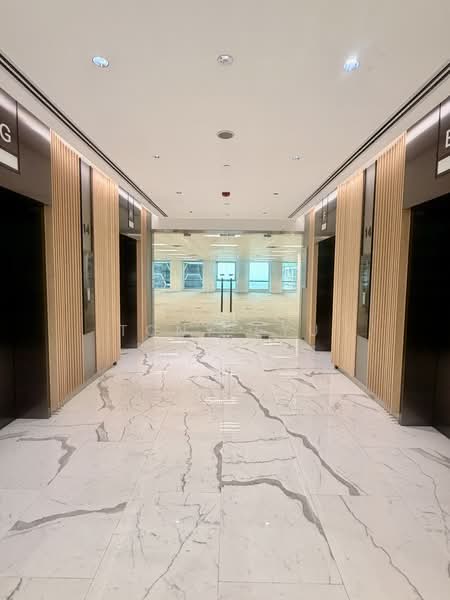 OUE Downtown 2, 6 Shenton Way, 4,016 sqft, Office For Rent, by Tony Eyu, 500235774 - Lobby - CommercialGuru.com.sg