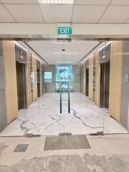 OUE Downtown 2, 6 Shenton Way, 4,016 sqft, Office For Rent, by Tony Eyu, 500235774 - Entrance - CommercialGuru.com.sg