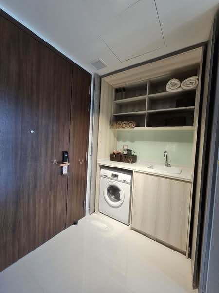 Beautifully Designed, 3-Bedroom, ParkSuites at Holland, Tanglin / Holland / Bukit Timah, 3 Bedrooms, 1,421 sqft, Condominium For Sale, by Alvin Yeo, 500235778 - Interior - PropertyGuru.com.sg
