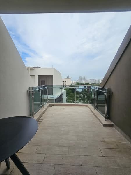 Beautifully Designed, 3-Bedroom, ParkSuites at Holland, Tanglin / Holland / Bukit Timah, 3 Bedrooms, 1,421 sqft, Condominium For Sale, by Alvin Yeo, 500235778 - Balcony - PropertyGuru.com.sg