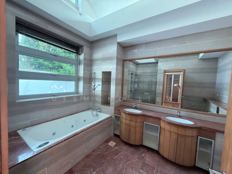 Ewart Park, 18 Ewart Park, Tanglin / Holland / Bukit Timah, 6 Bedrooms, 10,000 sqft, Good Class Bungalow For Sale, by Desmond Liew, 500235785 - Bathroom - PropertyGuru.com.sg