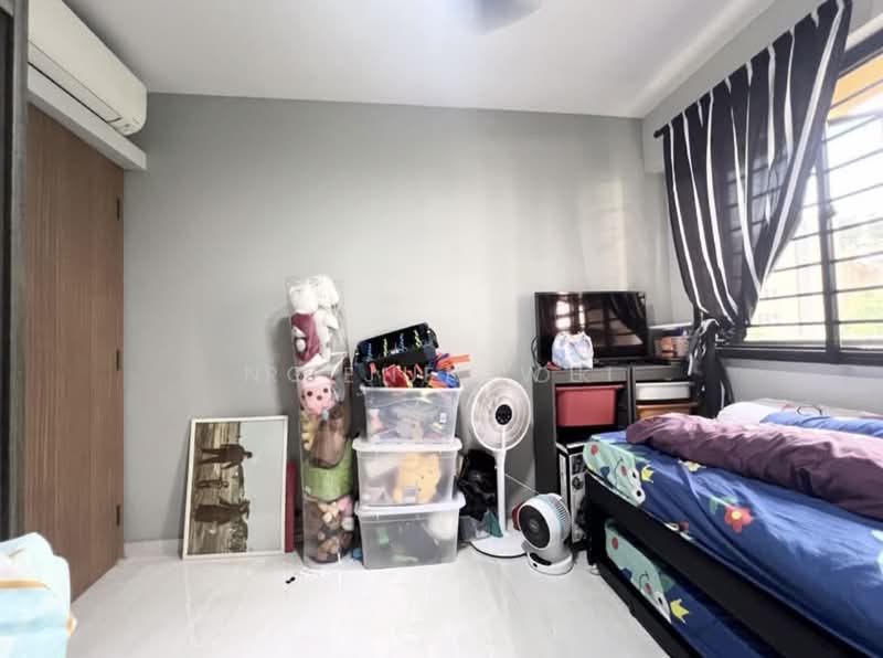 464B Bukit Batok West Avenue 8, 464B Bukit Batok West Avenue 8, 3 Bedrooms, 1,001 sqft, HDB Flat For Sale, by Ng Jun Wei, 500235790 - Bedroom - PropertyGuru.com.sg