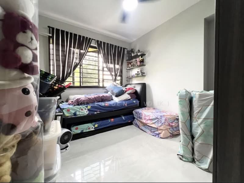 464B Bukit Batok West Avenue 8, 464B Bukit Batok West Avenue 8, 3 Bedrooms, 1,001 sqft, HDB Flat For Sale, by Ng Jun Wei, 500235790 - Bedroom - PropertyGuru.com.sg